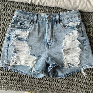**MOVING SALE EVERYTHING MUST GO WILL ACCEPT MOST OFFERS** American eagle shorts